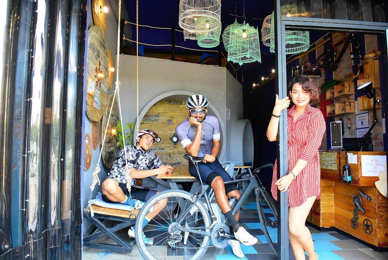 12Month Hostel Phuket Extérieur photo